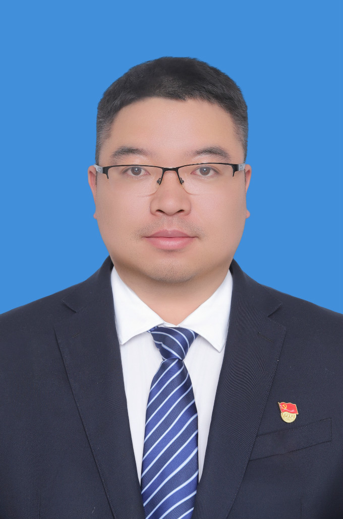 張    輝（副總經理）